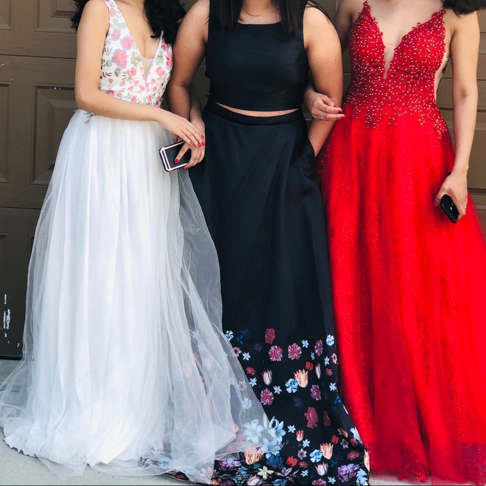 Long DRESS - Picture 2 of 4